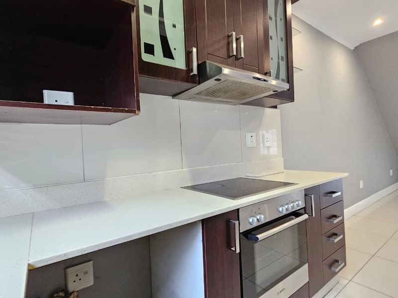 Welcome to Edgemount Estate – Modern Living in a Secure Gated Community - Photo 3