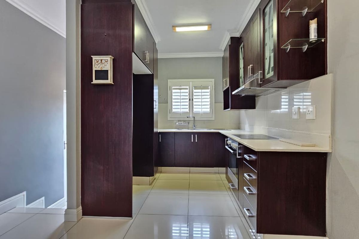 Welcome to Edgemount Estate – Modern Living in a Secure Gated Community - Photo 2