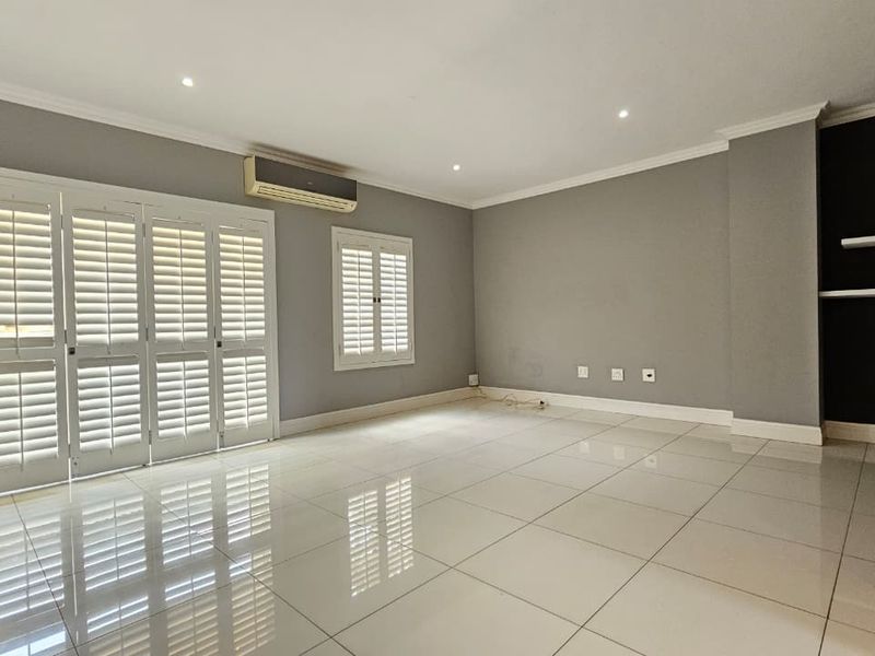 Welcome to Edgemount Estate – Modern Living in a Secure Gated Community - Photo 5