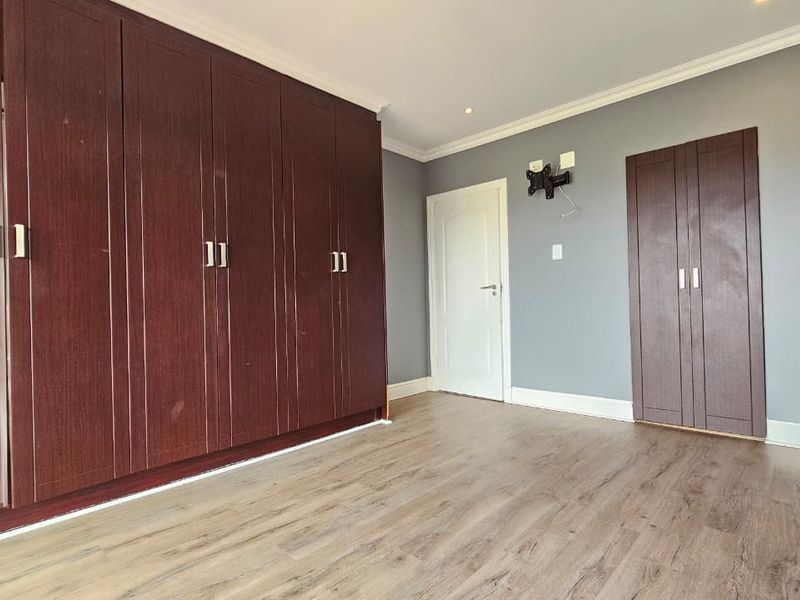 Welcome to Edgemount Estate – Modern Living in a Secure Gated Community - Photo 8