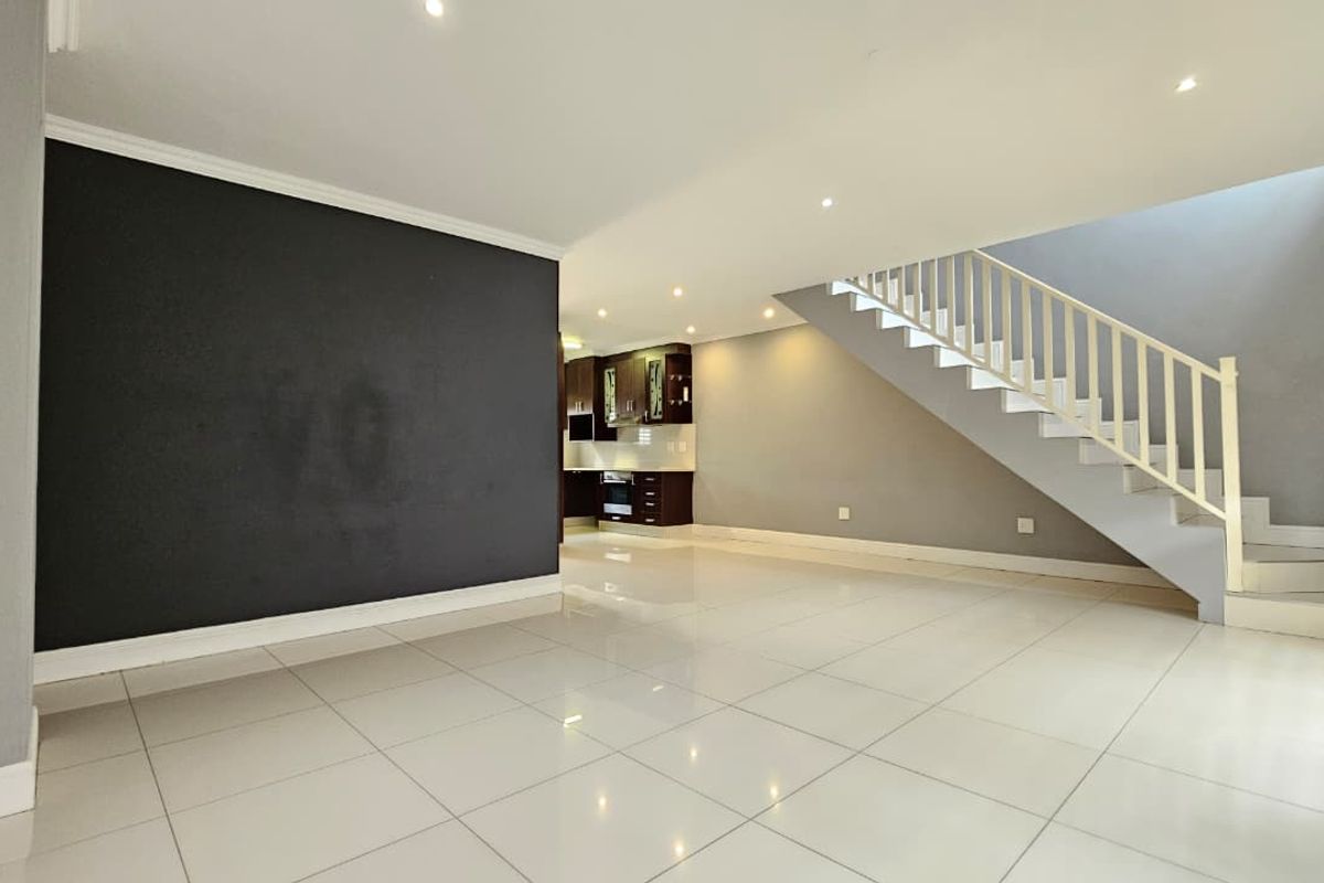 Welcome to Edgemount Estate – Modern Living in a Secure Gated Community - Photo 4