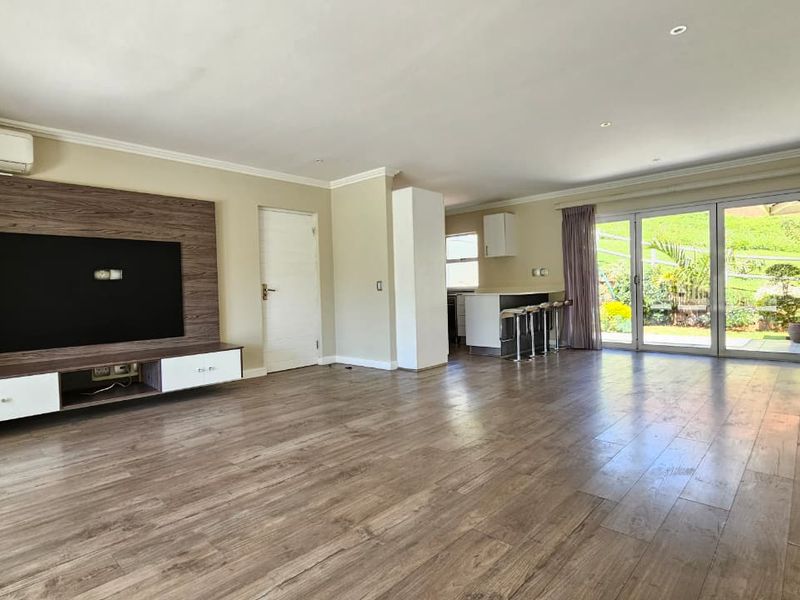 Modern 4-Bedroom Townhouse in The Wolds, Kindlewood Estate – Mount Edgecombe - Photo 3