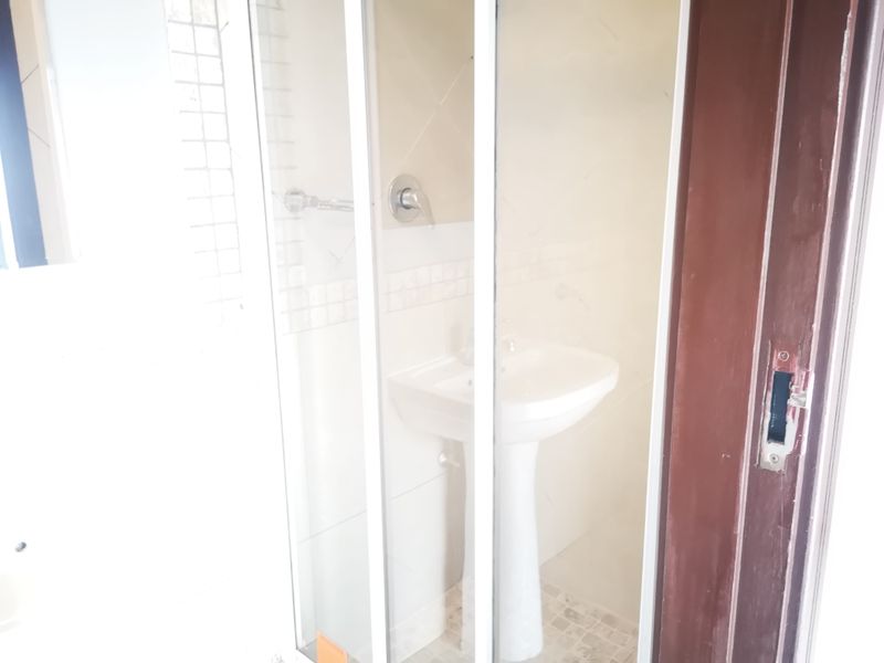 Prime property presents - Lock up and go! - Photo 9