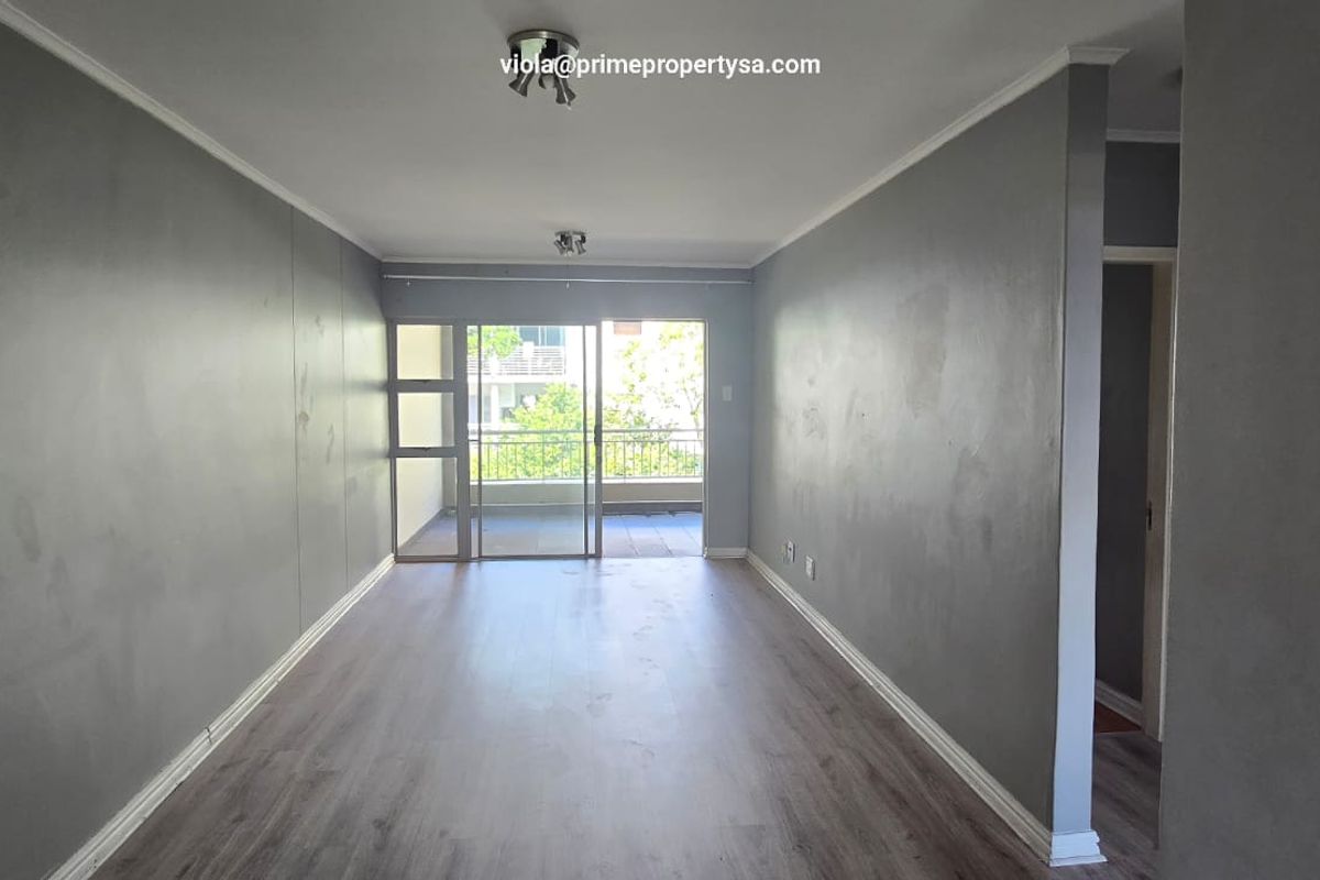 Prime property presents secure and spacious - Photo 2