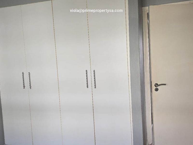 Prime property presents secure and spacious - Photo 10