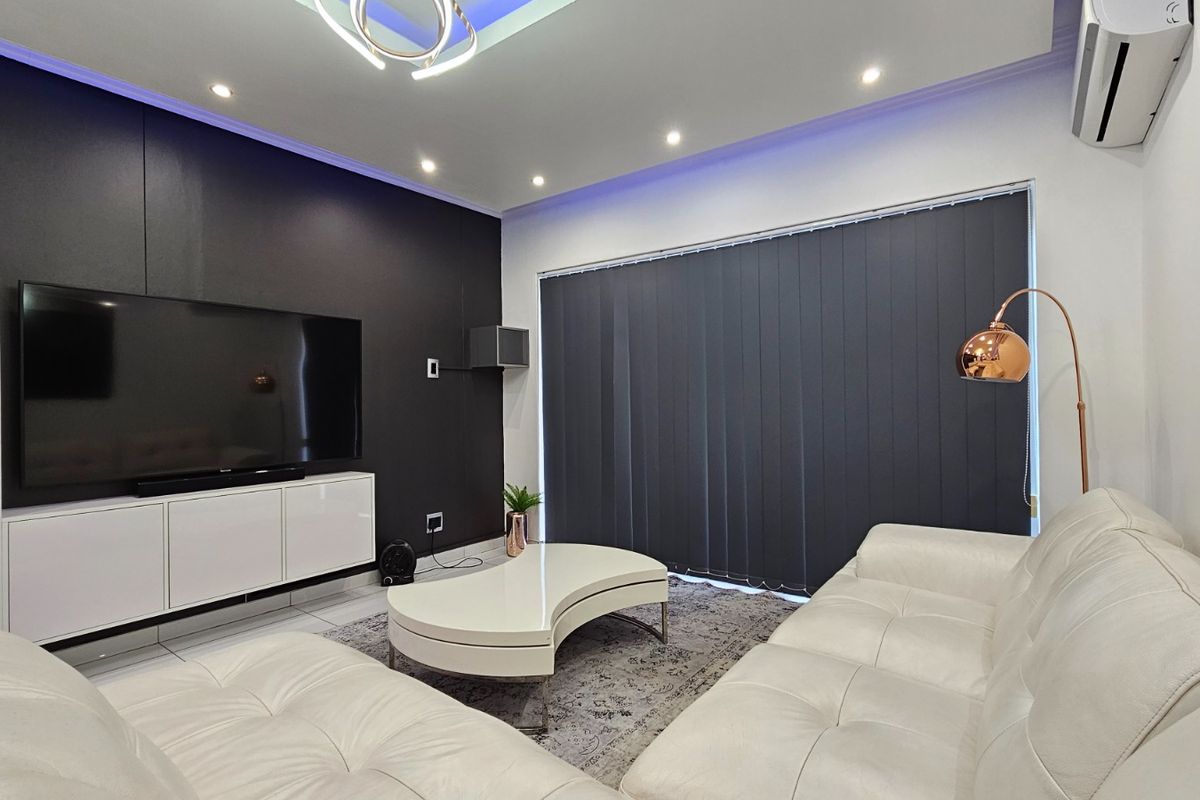 Fully Furnished 1 Bedroom, 1 Bathroom Apartment - Photo 3