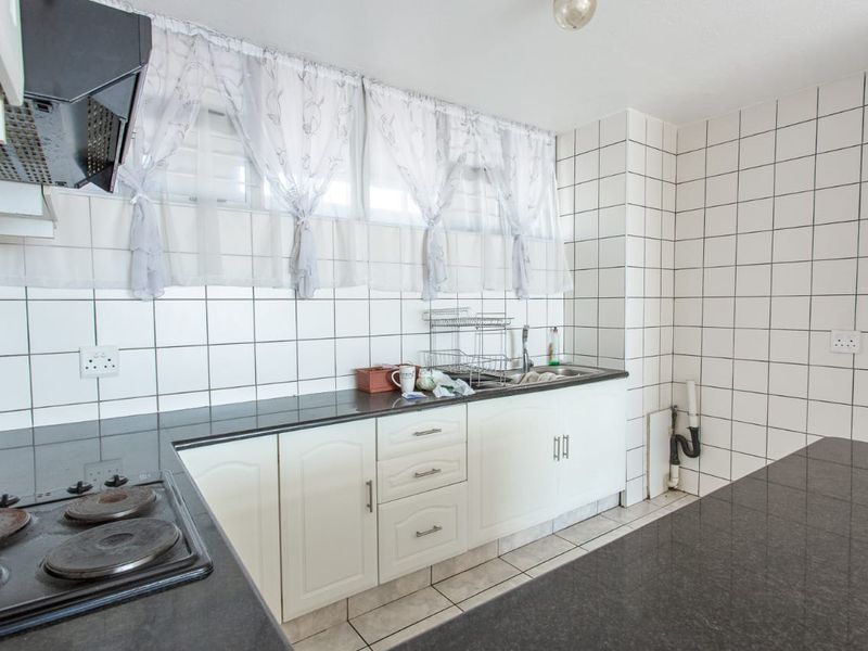 Apartment Rental Monthly In Amanzimtoti - Photo 2