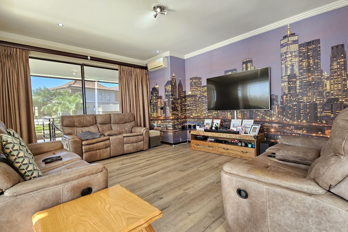 Luxurious 5-Bedroom Home for Sale in Izinga Park, Umhlanga - Photo 3