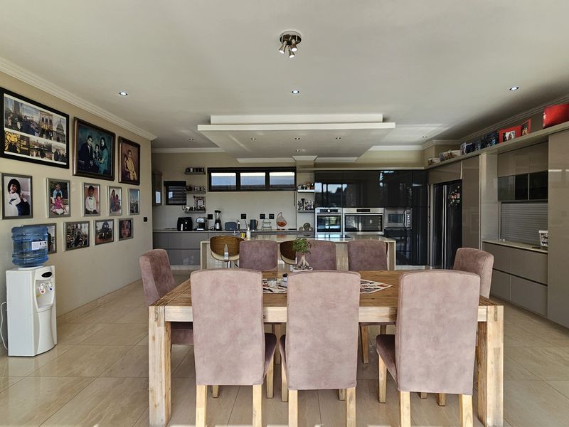 Luxurious 5-Bedroom Home for Sale in Izinga Park, Umhlanga - Photo 9