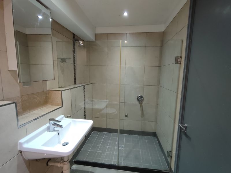 2 bedroom apartment for sale - Photo 10