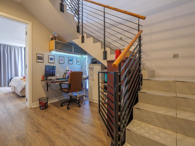 Modern 2 bedroom apartment for sale - Photo 8