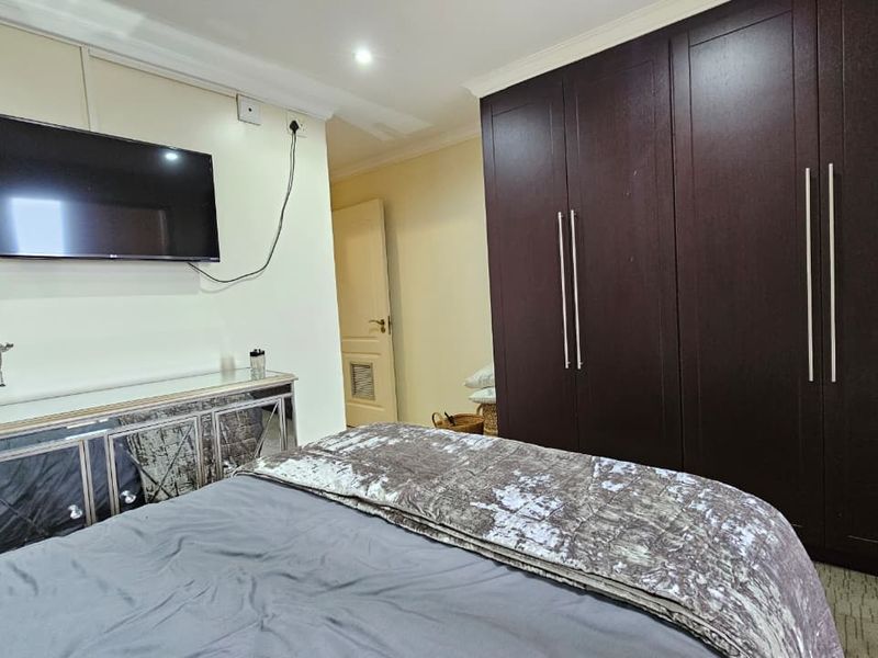 Stylish Furnished 2-Bed, 2-Bath Apartment in African Palm – Prime Umhlanga Location - Photo 10