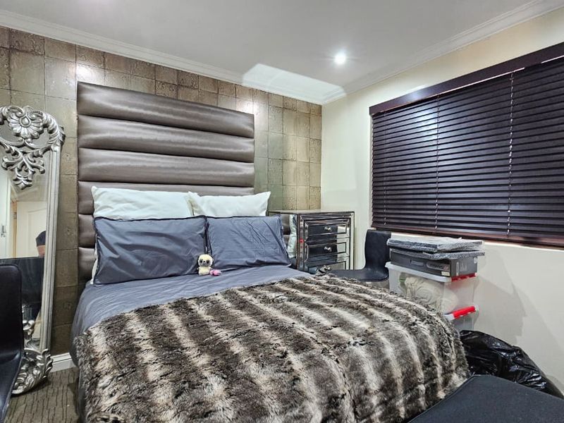 Stylish Furnished 2-Bed, 2-Bath Apartment in African Palm – Prime Umhlanga Location - Photo 7