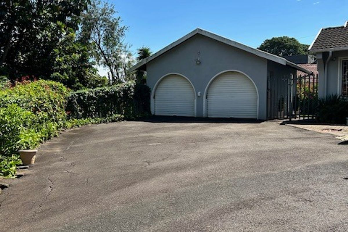 Spacious 3-Bedroom House For Rent In Glen Anil. - Photo 2