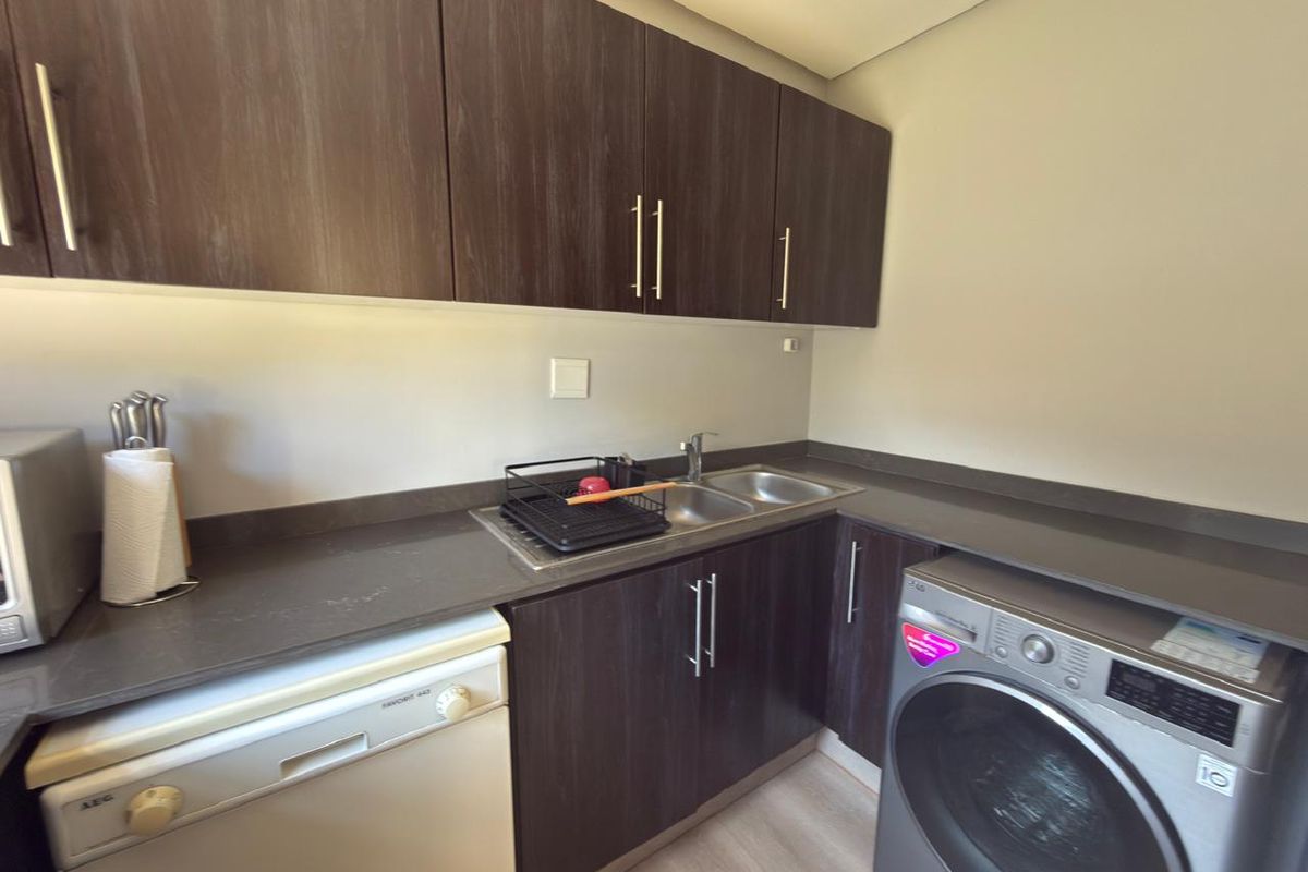 3 Bedroom 2 Bath Townhouse in The Woodland - Photo 4