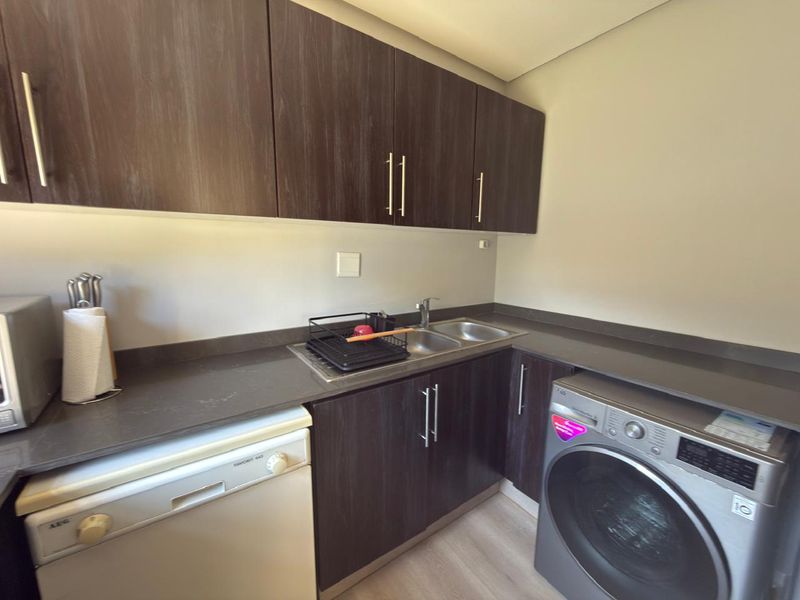 3 Bedroom 2 Bath Townhouse in The Woodland - Photo 4