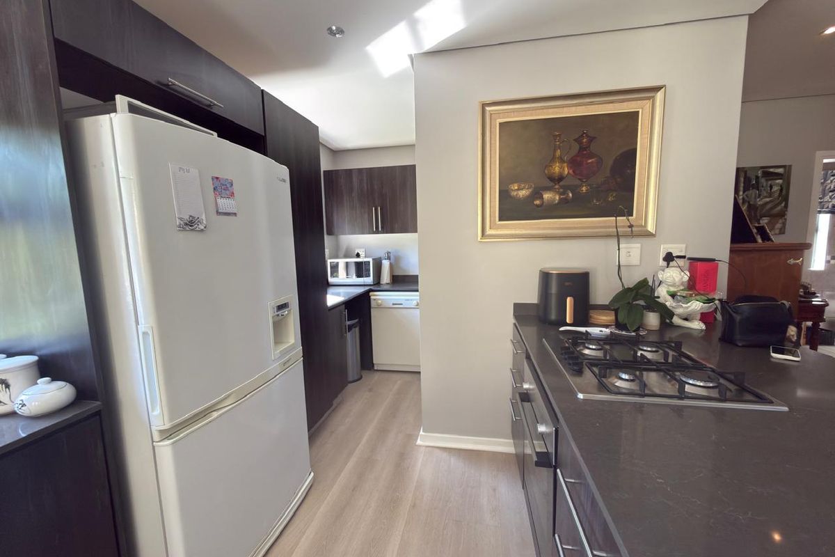 3 Bedroom 2 Bath Townhouse in The Woodland - Photo 3