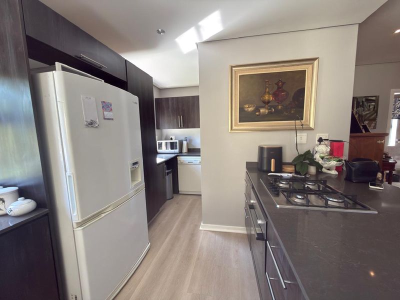 3 Bedroom 2 Bath Townhouse in The Woodland - Photo 3