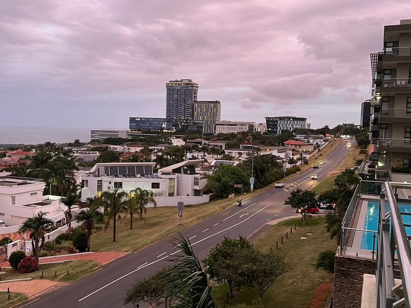 Elegant 3 Bedroom 2 Bathroom Fully Furnished Apartment - Photo 5