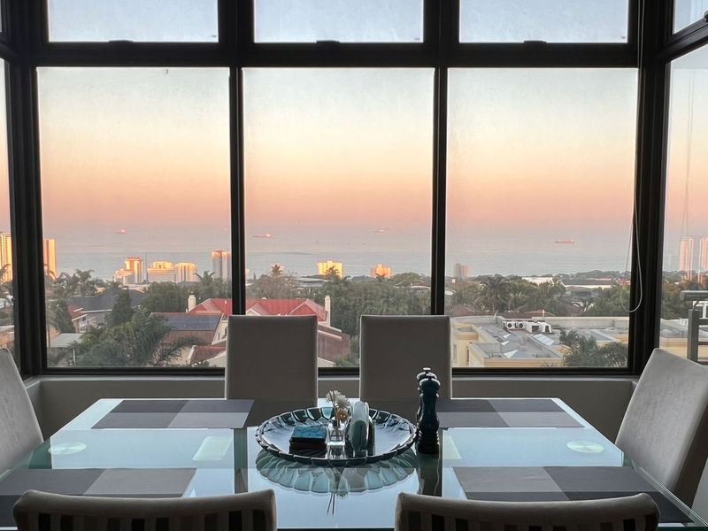 Elegant 3 Bedroom 2 Bathroom Fully Furnished Apartment - Photo 3