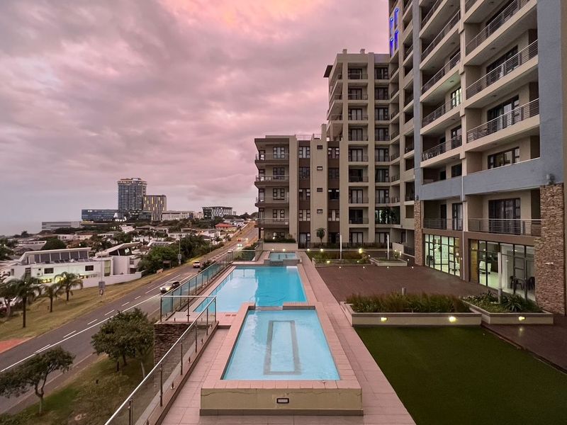 Elegant 3 Bedroom 2 Bathroom Fully Furnished Apartment - Photo 6