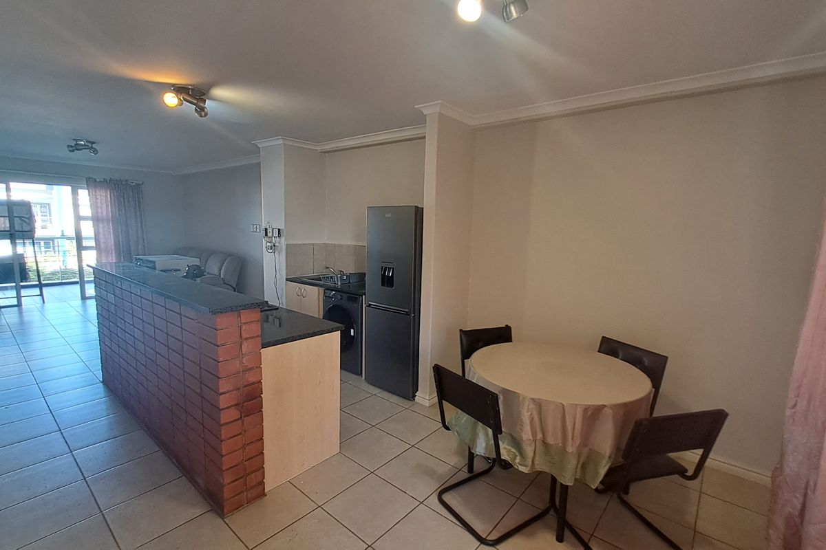 Fully Furnished 2-Bedroom, 2-Bathroom Apartment with Appliances - Photo 3