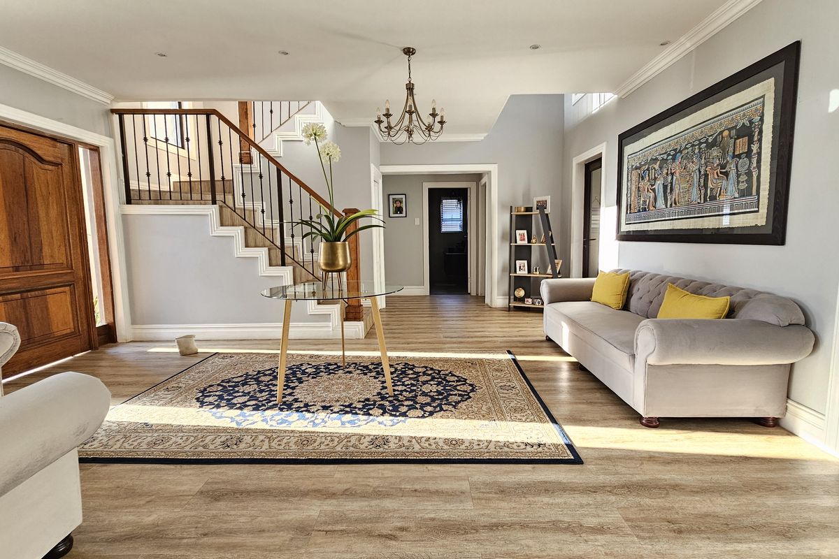 Welcome to Sahara Close! - Photo 2