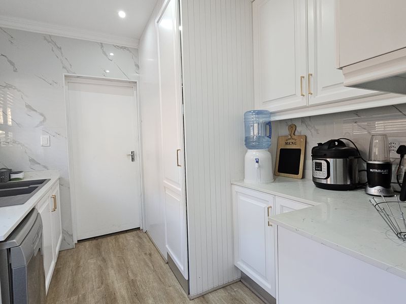 Welcome to Sahara Close! - Photo 8