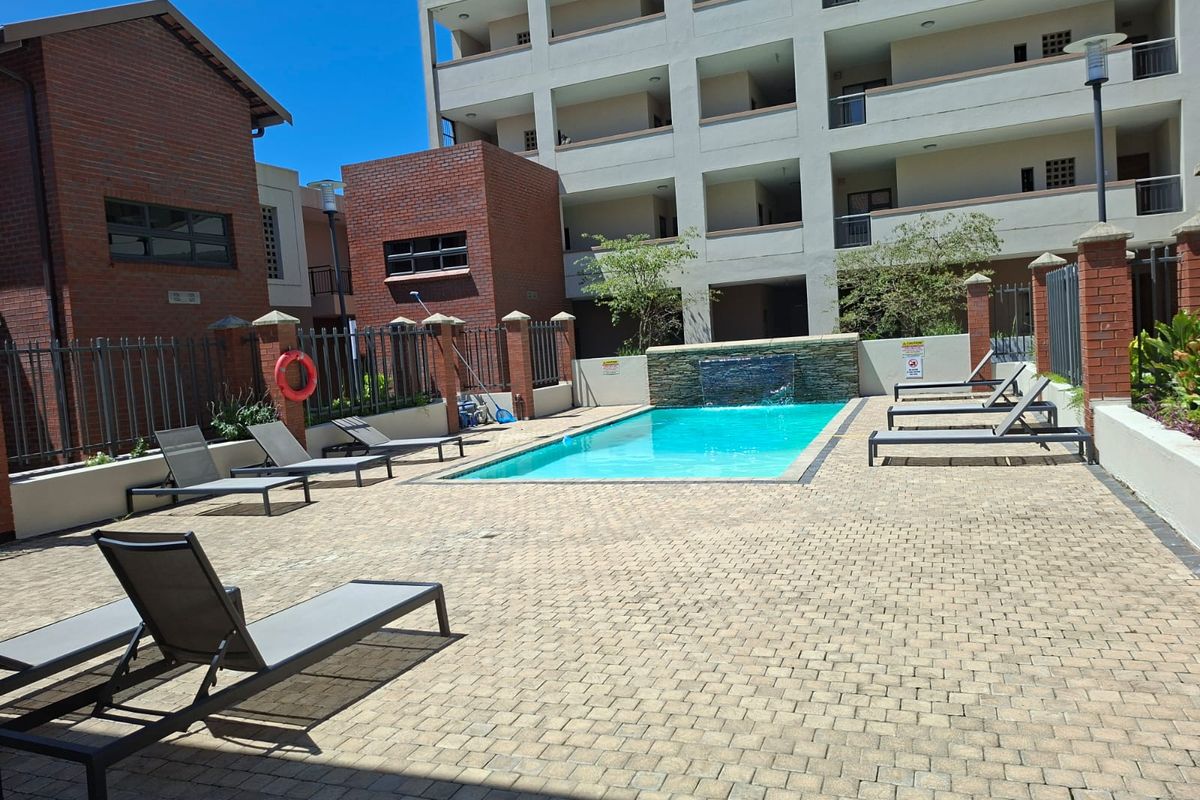 Prime  Property Presents A Stunning Fully Furnished Two Bedroom Apartment Situated In Umhlanga Ridge - Photo 2