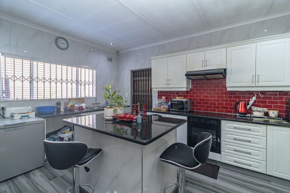 Modern 4 Bedroom Home with Flatlet in Prime Westville - Photo 3