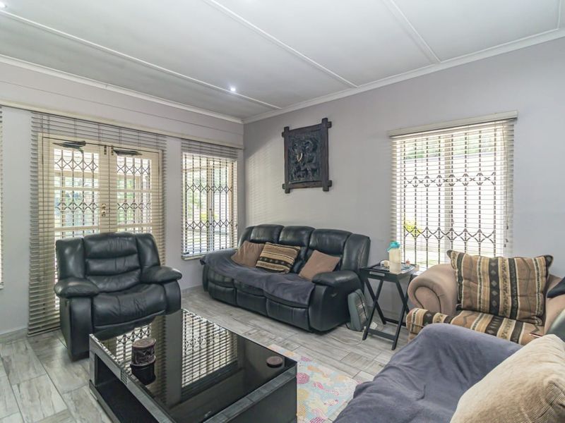 Modern 4 Bedroom Home with Flatlet in Prime Westville - Photo 6