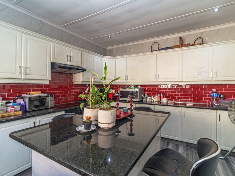 Modern 4 Bedroom Home with Flatlet in Prime Westville - Photo 5