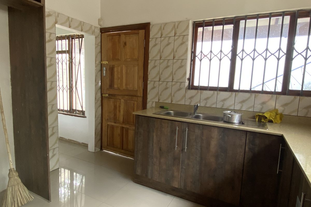 Spacious 3 Bedroom House For Sale In Westville - Photo 4