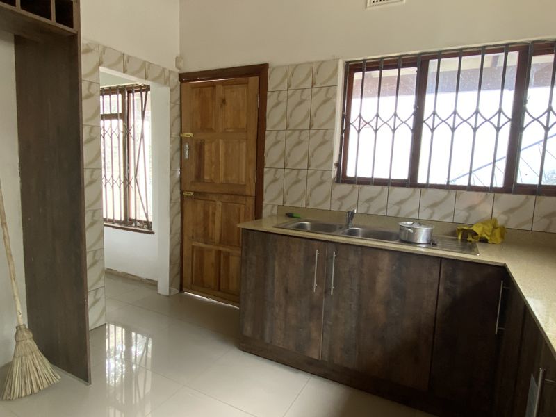 Spacious 3 Bedroom House For Sale In Westville - Photo 4