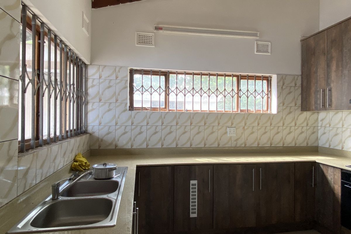 Spacious 3 Bedroom House For Sale In Westville - Photo 3