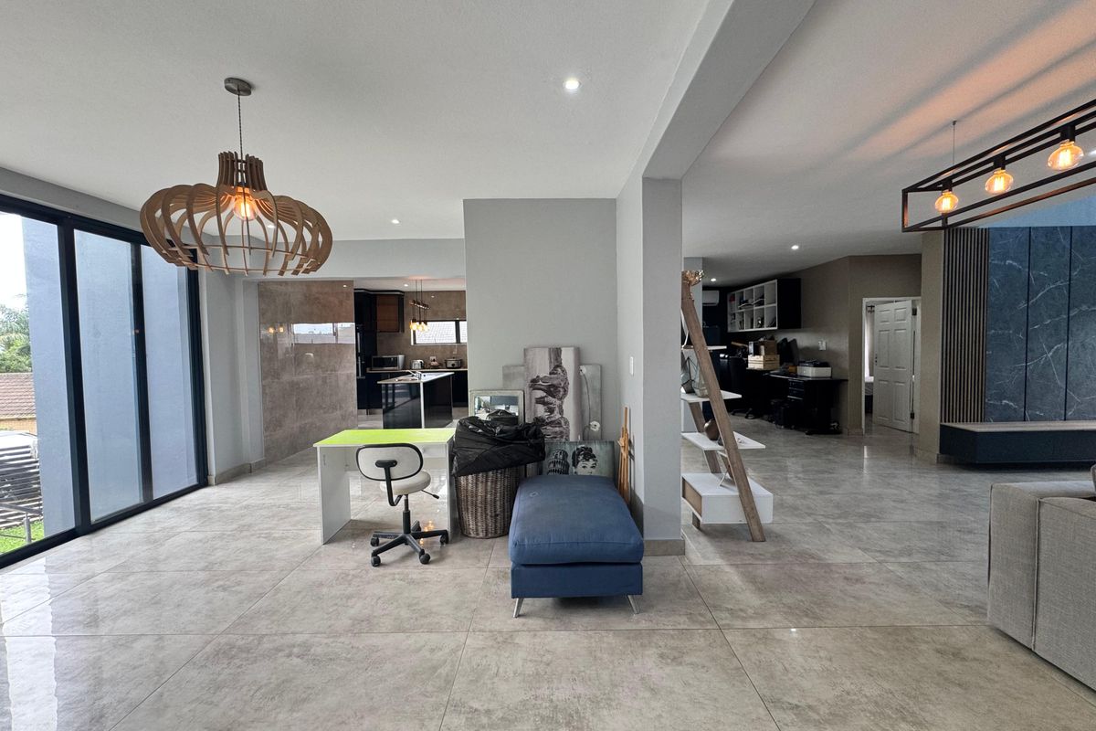 Spacious 4-Bedroom House For Let. - Photo 4