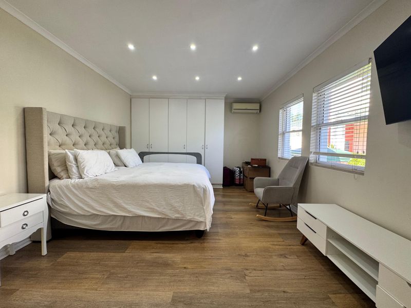 Spacious 3-Bedroom Townhouse For Sale In Mount Edgecombe. - Photo 2