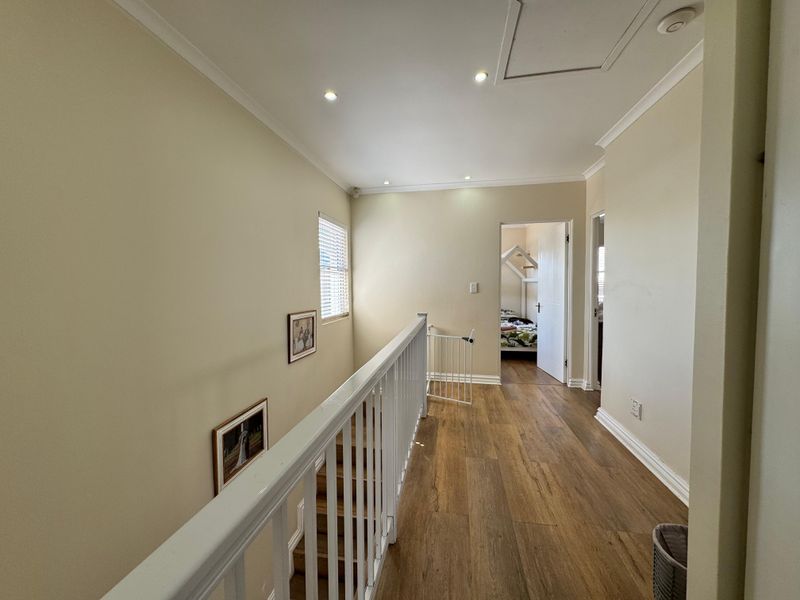 Spacious 3-Bedroom Townhouse For Sale In Mount Edgecombe. - Photo 8