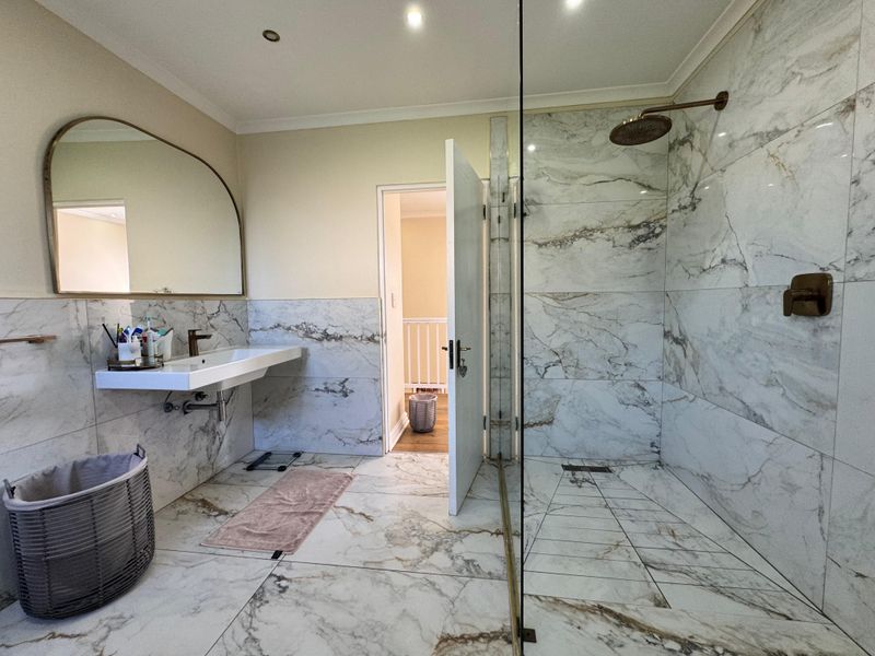 Spacious 3-Bedroom Townhouse For Sale In Mount Edgecombe. - Photo 7