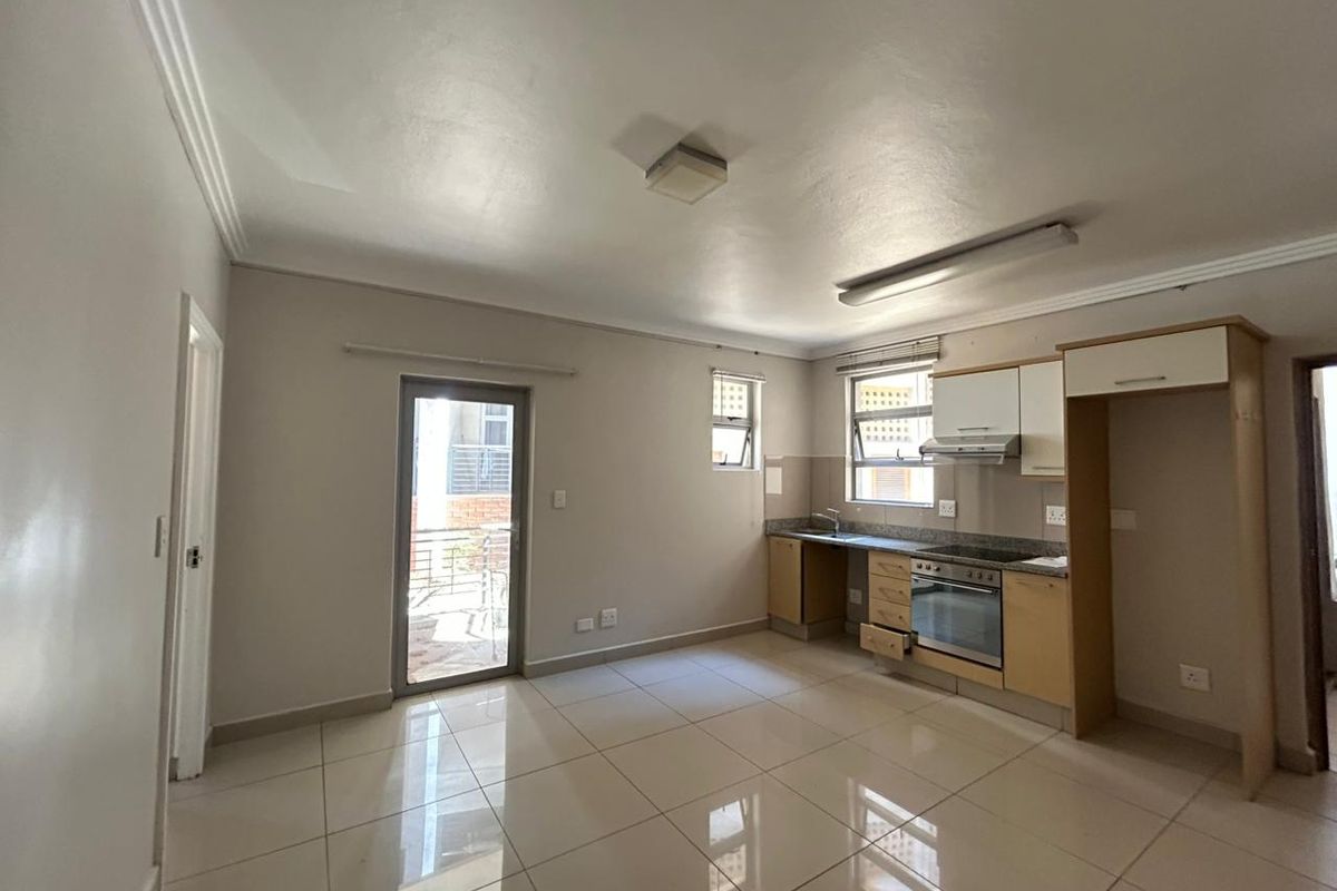 Spacious One Bedroom Apartment - Photo 3