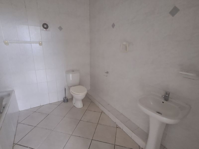 Modern 3-Bedroom, 2-Bathroom Living – Space, Comfort & Style - Photo 9