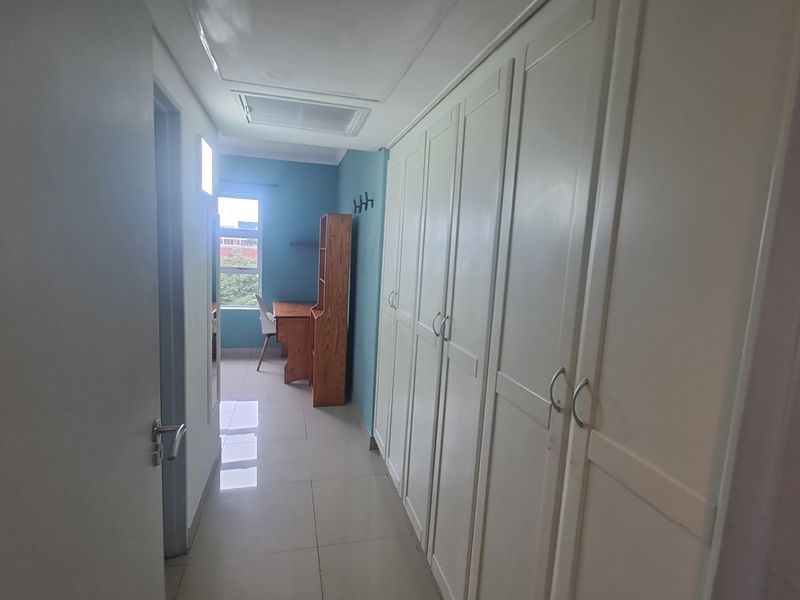 Modern Semi- Furnished 2-Bedroom, 2-Bathroom Gem in a Prime Location - Photo 10