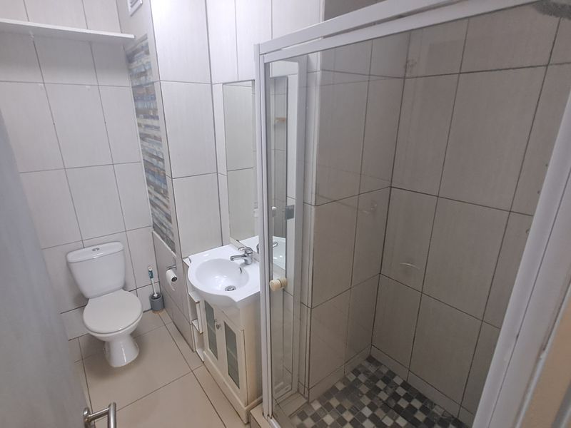 Modern Semi- Furnished 2-Bedroom, 2-Bathroom Gem in a Prime Location - Photo 9