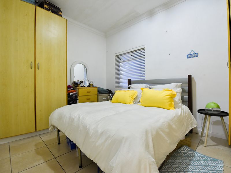 Three bedroom apartment close to Gateway!! - Photo 5