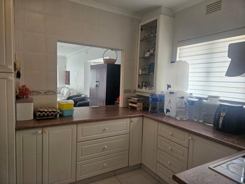 Prime Property  Presents Devon Glen Townhouse for rent - Photo 5