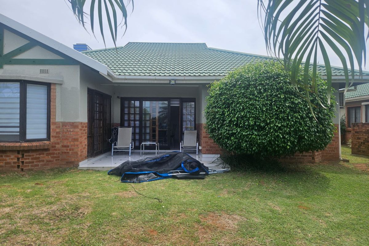 Prime Property  Presents Devon Glen Townhouse for rent - Photo 2