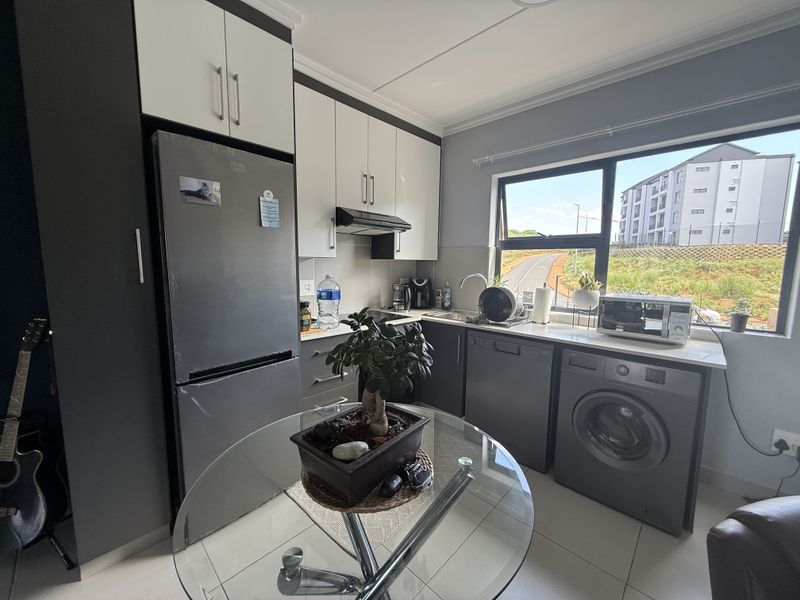 Modern 1 Bed 1 Bath Apartment in Ballito Village - Photo 6