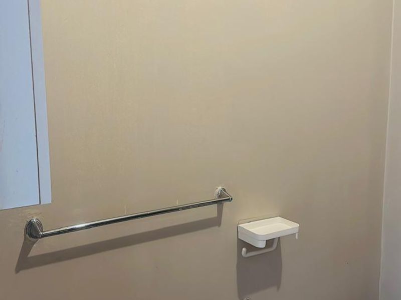 Two bedroom apartment available immediately !! - Photo 6