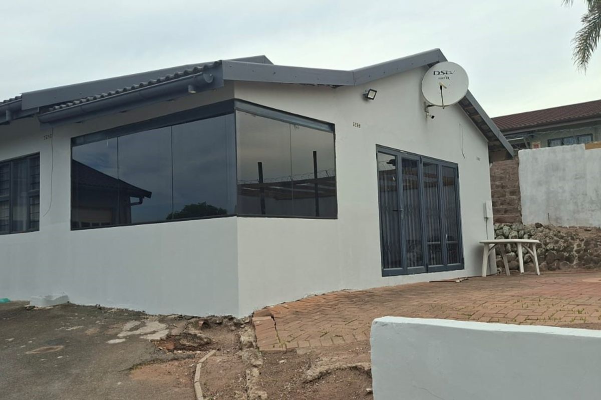 Beautifully Renovated 3-Bedroom Family Home in Surya Heights, Verulam - Photo 2