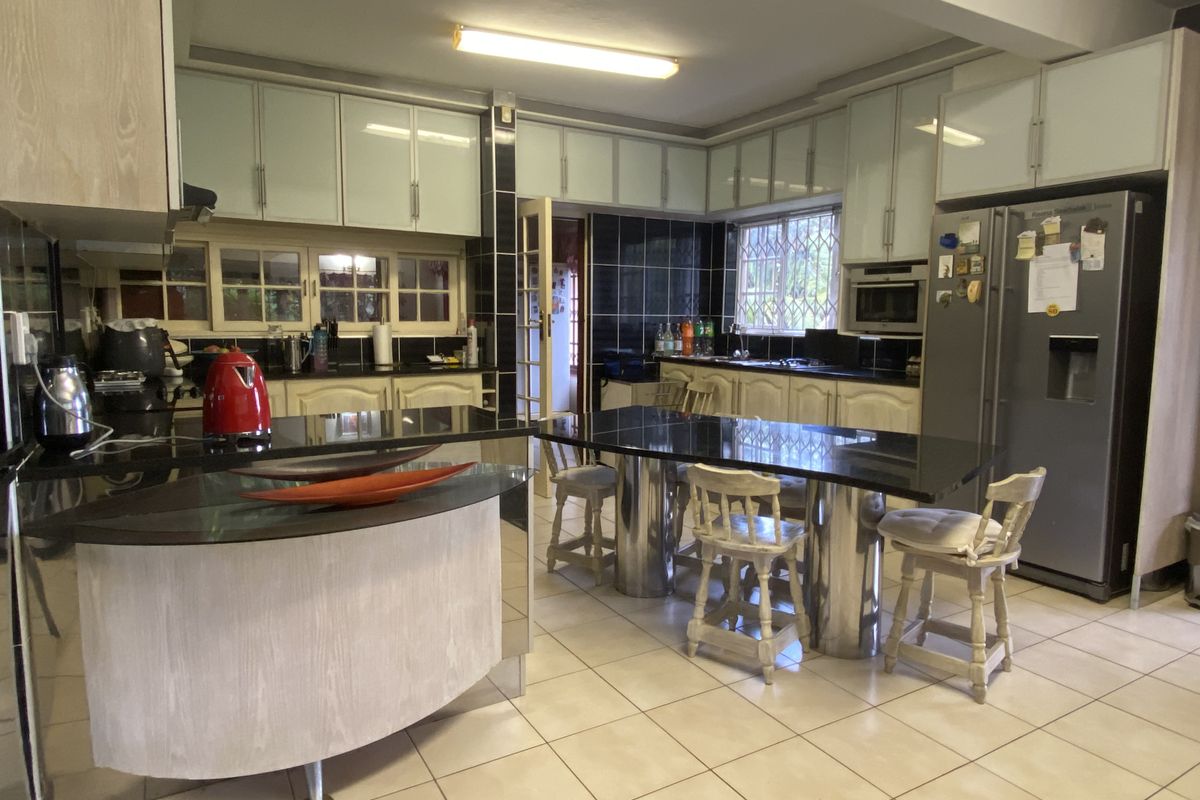 4 Bedroom House For Sale In Westville - Photo 2